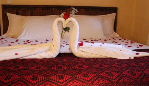 Honeymoon Suite