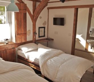 Twin Room with Private Bathroom