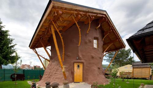 Two-Bedroom House - Tree House