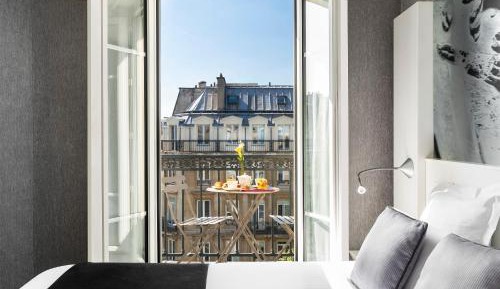 Classic Twin Room with Balcony