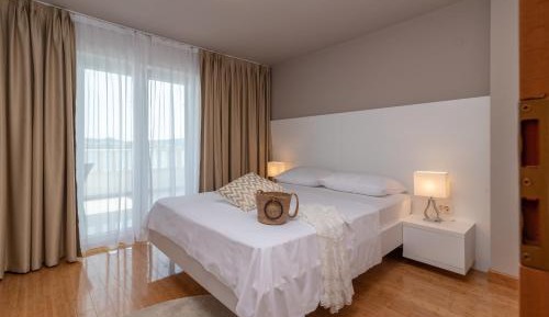 One-Bedroom Apartment with Balcony (2 Adults)