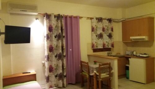 Apartment with Garden View