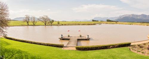 Suite Apartment with Lake View