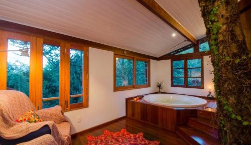 Chalet with Hot Tub