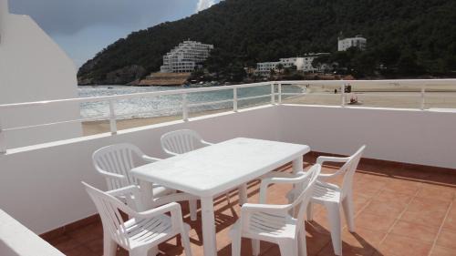Two-Bedroom Apartment with Sea View 