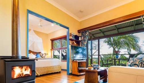 Deluxe Cottage with Lake View