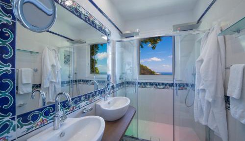 Deluxe Junior Suite