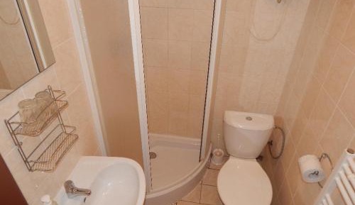 Twin Room with Shower