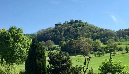 Apartment with Mountain View
