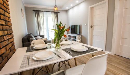 Two-Bedroom Apartment (Skalny)