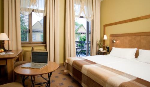 Double or Twin Room with Balcony and with Sauna and Jacuzzi access