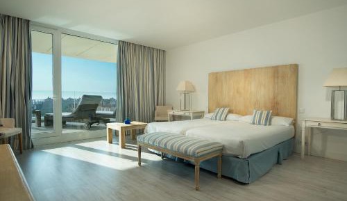 Two-Bedroom Apartment (2-4 Adults)