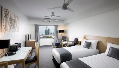 Hotel Room Water View - Weekly Housekeeping