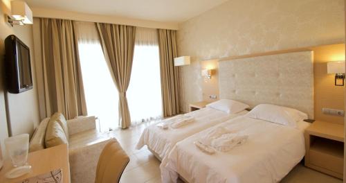 Superior Double or Twin Room with Sea View