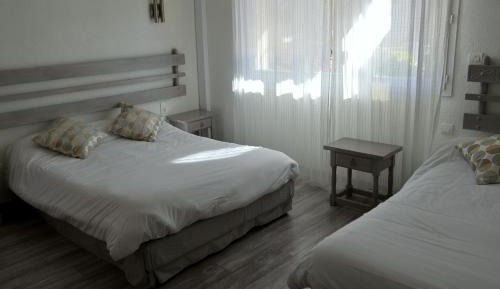Standard Triple Room with Air Conditioner