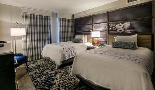 One-Bedroom Suite with Two Double Beds