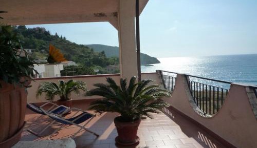 Double Room with Balcony and Sea View
