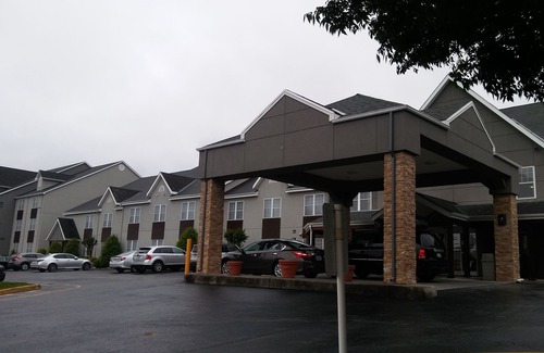 Hollins Hotel | Country Inn & Suites by Radisson, Roanoke, VA