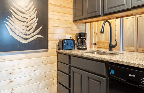 Chalet Village Condo | Outstanding Mt. LeConte View/Indoor Pool & Hot Tub