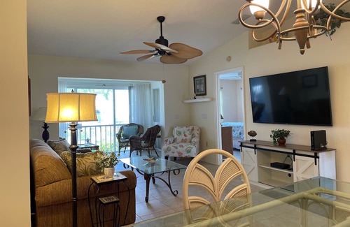 Braden River Condo | Updated And Located behind Nathan Henderson Park. Home of World Rowing Champ....
