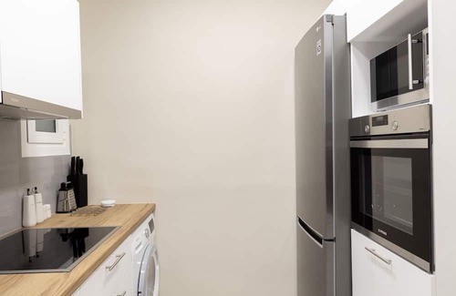 Alimos Apartment | Fresh Beach House for 4