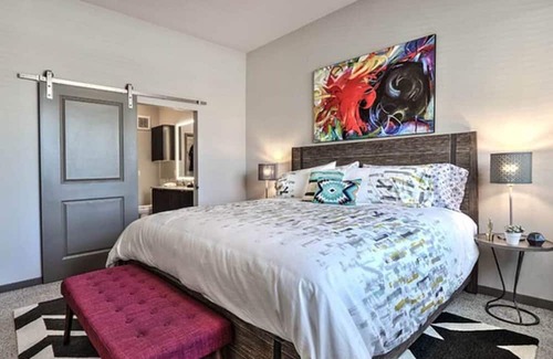 Las Vegas Condo | Panoramic Condo w/ Strip View & King Bed 0.3 mi from Caesar's Palace