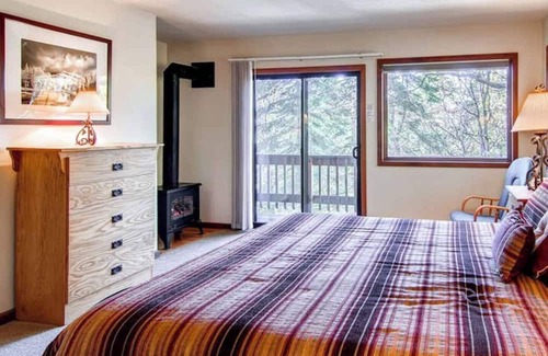 Yosemite West House | Paradise in Yosemite. NEW LISTING inside Yosemite PARK!!