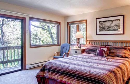 Yosemite West House | Paradise in Yosemite. NEW LISTING inside Yosemite PARK!!