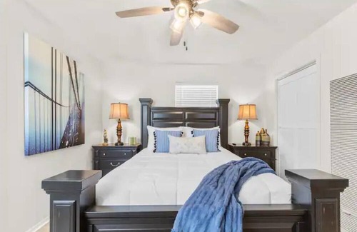 Sayles Blvd. Area House | Luxury stay in the heart of Abilene!