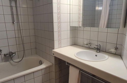 Grindelwald Apartment | Beautiful apartment for 4 guests with WIFI, TV, terrace, pets allowed and parking