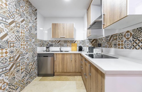 Torrevieja Apartment | Apartment 'Apartament Claro' with Balcony, Wi-Fi and Air Conditioning