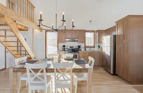 Baie-St-Paul Apartment | Cute Apt with Views with Fireplace, 10 min Massif