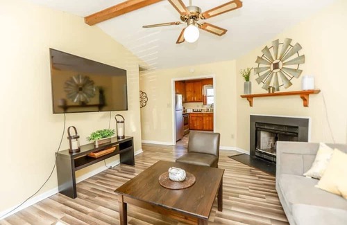North Newport News House | Sojourn Ranch Home near Ft Eustis