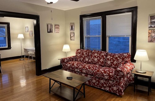Norwood House | Hunter #2, Private One Bed near Xavier & Downtown