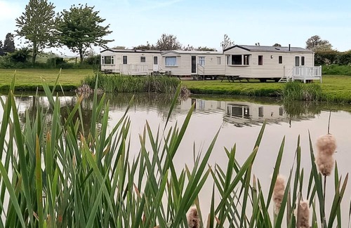 Louth Cottage | A great fisherman’s retreat, with two well stocked lakes, in a quiet location.