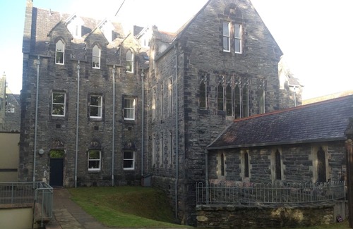 Fort Augustus House | Highland Home : Moat house 1 An individual house your gateway to the Highlands