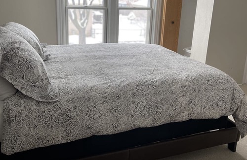 Midway House | SPACIOUS ONE BEDROOM IN HAMLINE-MIDWAY AREA