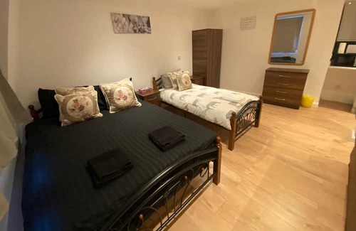 West Ealing Apartment | Lovely one bedroom in Ealing F6