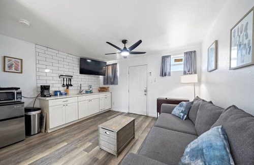 San Jacinto Apartment | Coastal Cottage Unit 2|BeachBox|Walk to Beach!