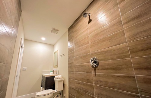 Homestead Apartment | Find Peace - Bird Tiny House in Japanese Garden