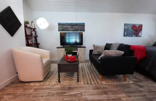 Grayland Cottage | "Cranberry Cottage" Studio by the Beach