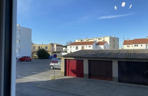 Le Grau-Du-Roi Apartment | Beautiful Quality Apartment 5 Sleeps Boucanet, Parking