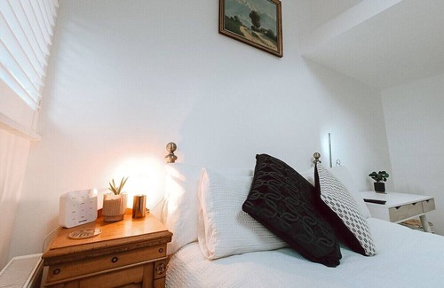 Tudor Apartment | The Pembroke Studio by Richmond Park