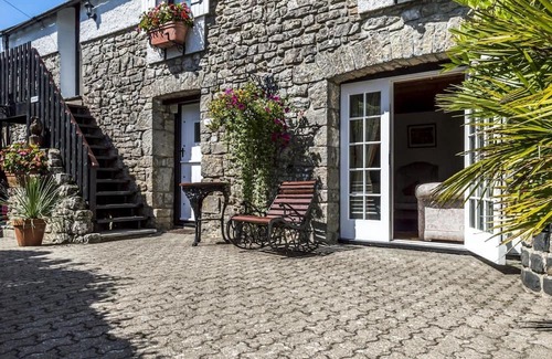 St. Florence Apartment | The Stables - 1 Bedroom Apartment - Saint Florence
