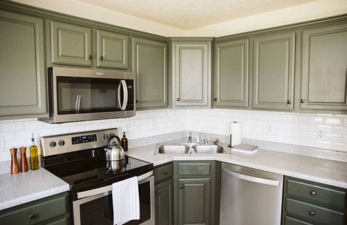 Shelbyville House | Bourbon Basecamp! New on the Bourbon Trail!