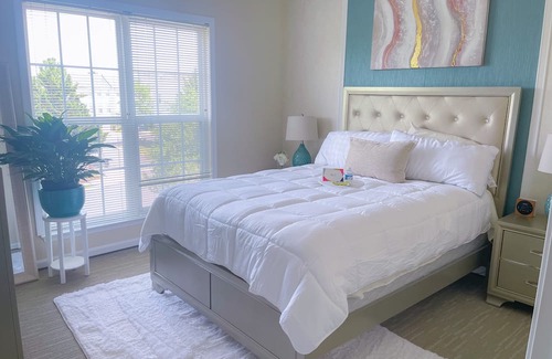 Fairfax Condo | Resort-style suite in Fairfax