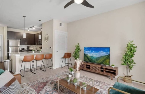 Courier City - Oscawana Apartment | Bleecker 1-430 · Luxury king suite - POOL - GYM - FREE parking - H