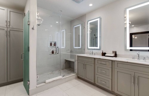 Central Business District House | Roami at The Brandywine | Heated Pool |6 Bed Combo
