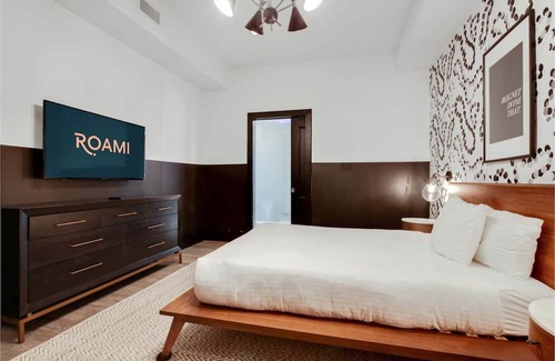 Central Business District House | Roami at The Brandywine | Heated Pool |6 Bed Combo