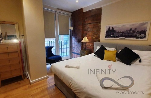 St George's Quarter Apartment | This apartment is a 2 bedroom(s), 1 bathrooms, located in Merseyside, England.